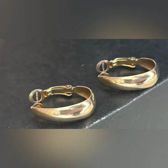 VINTAGE GOLD TONE EARRINGS THREE PAIRS - Picture 8 of 8